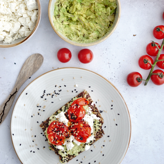 Crackers with homemade guacamole